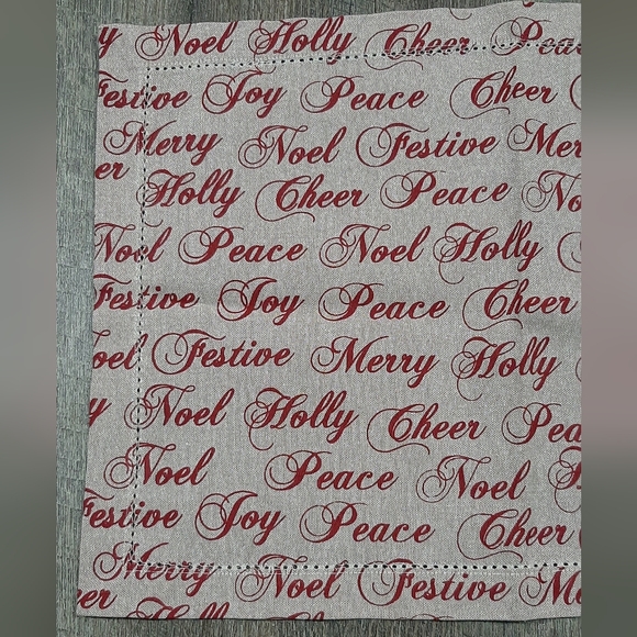 Harman Set of 8 Holiday Christmas Placemats 100% Cotton Like New 18 1/2" x 14" - Picture 3 of 5